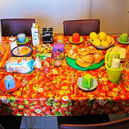 People Bed & Breakfast 2*