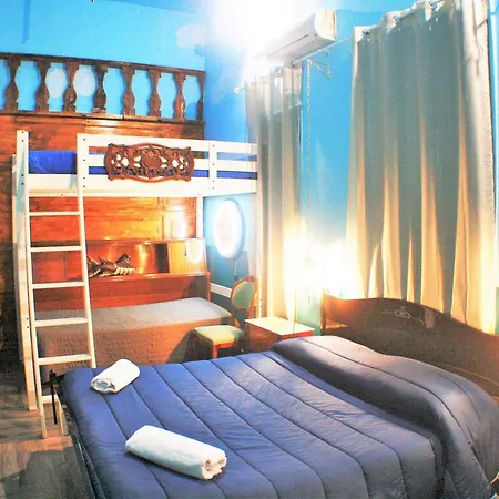 People Bed & Breakfast