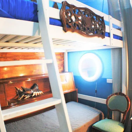 People Bed & Breakfast