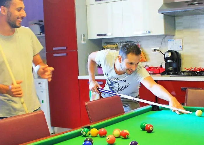 Bed & Breakfast People 2*