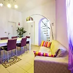 Bed & Breakfast People 2*